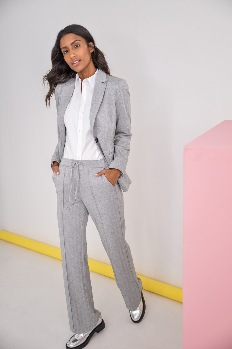 BUSINESS LOOK